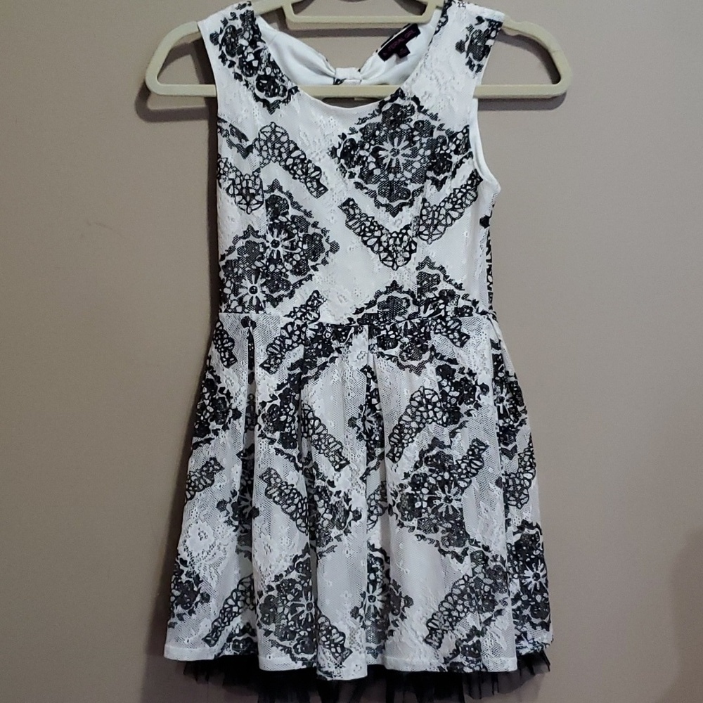 Material girl dress size medium